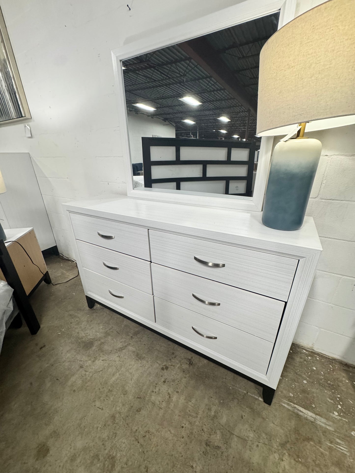 Akerson Dresser & Mirror OUTLET