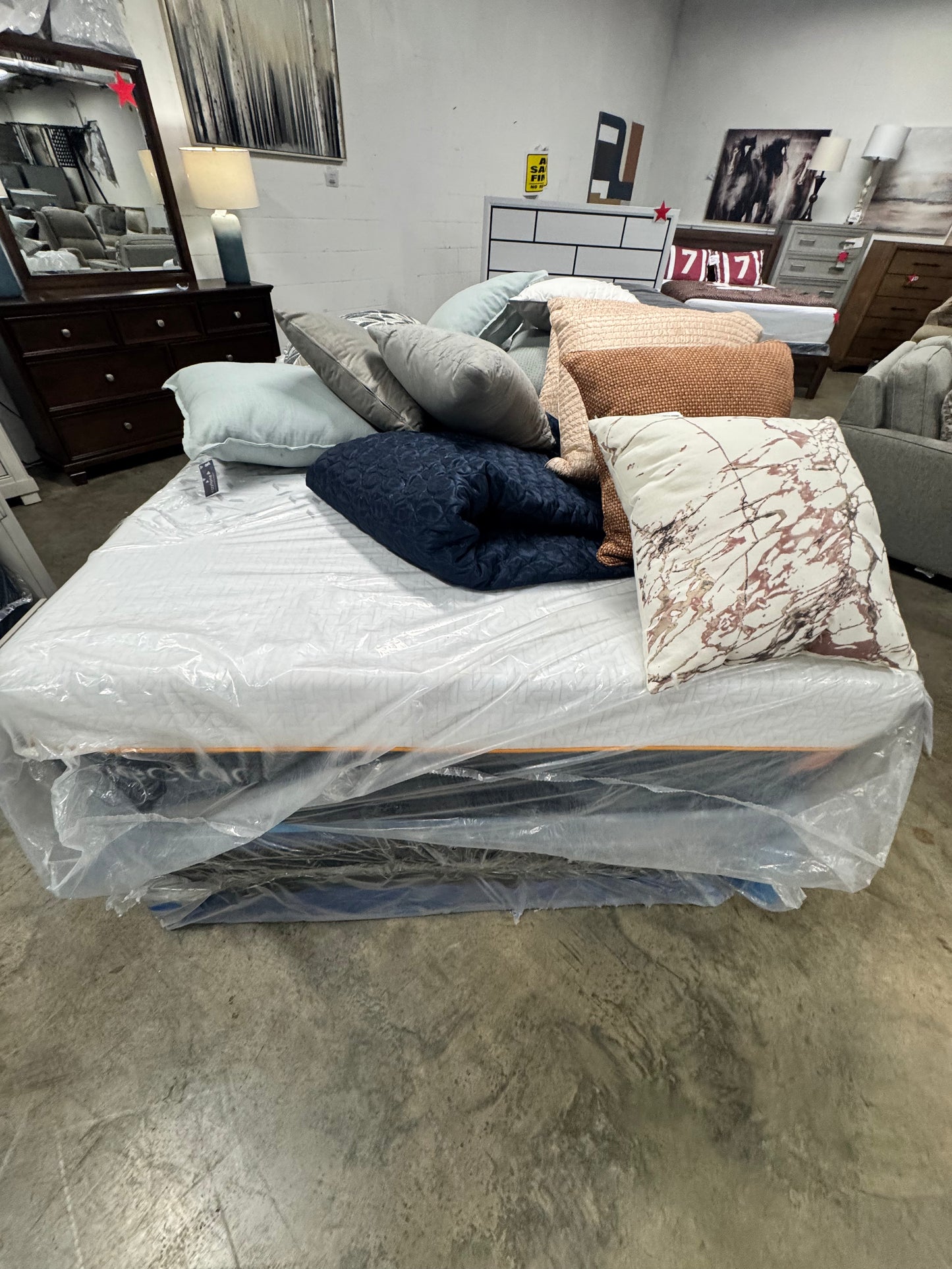 Nectar Queen Ultra Hybrid - Mattress - Fabric OUTLET
