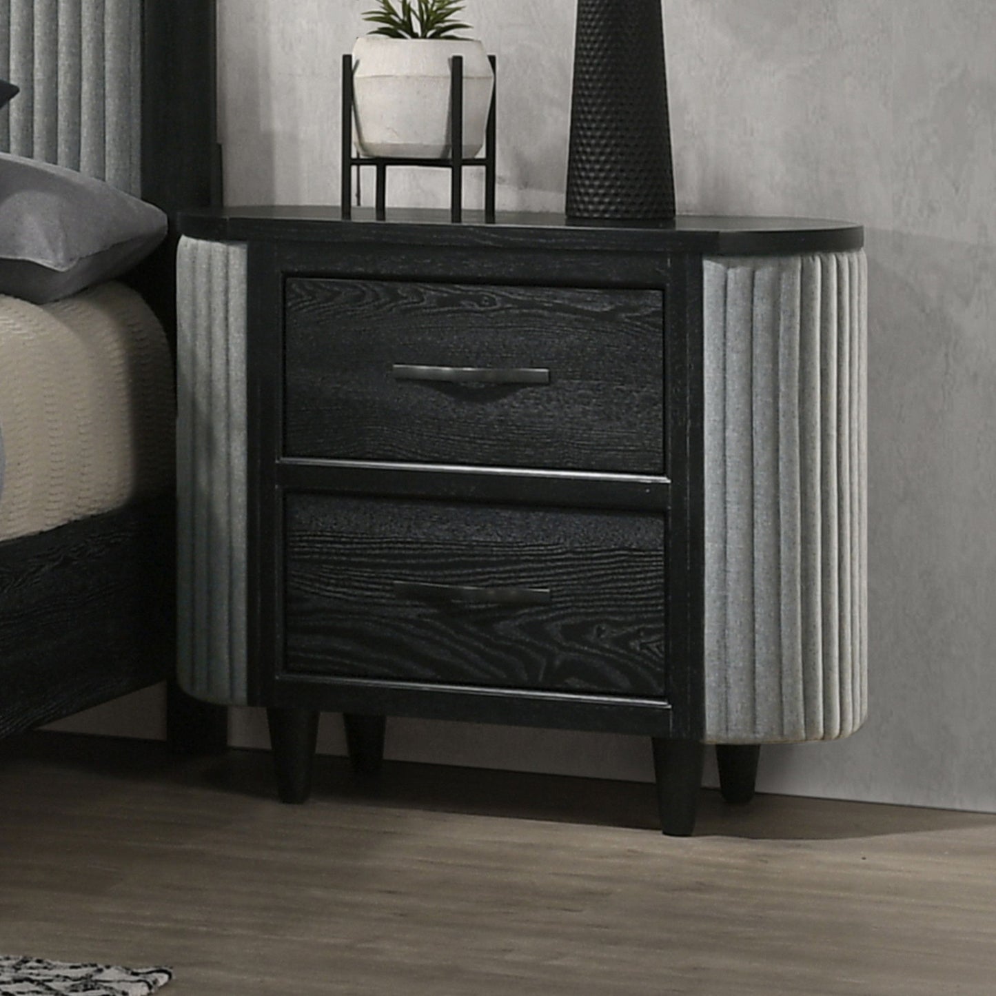 Skyline - 2 Drawer Nightstand - Onyx