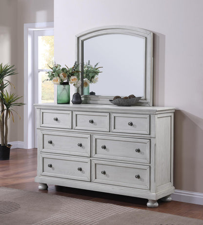B071 - Dresser - White