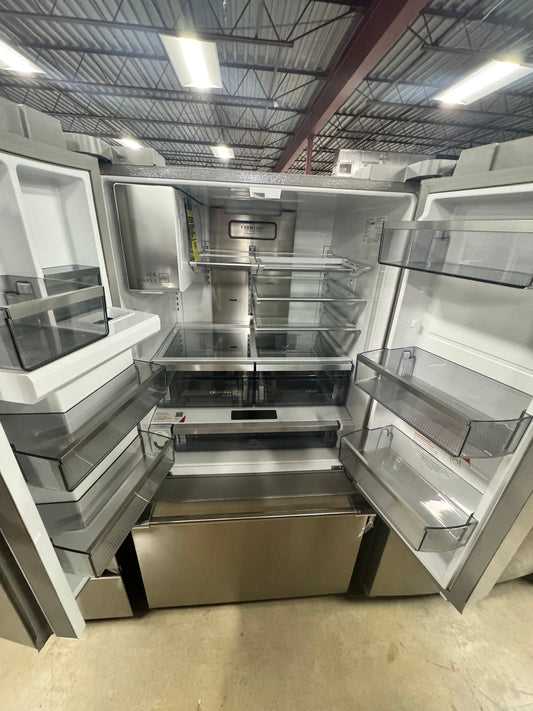 Professional 36 in. 28 cu. ft. Standard Depth French Door Refrigerator in Stainless Steel with CrispSeal Technology OUTLET