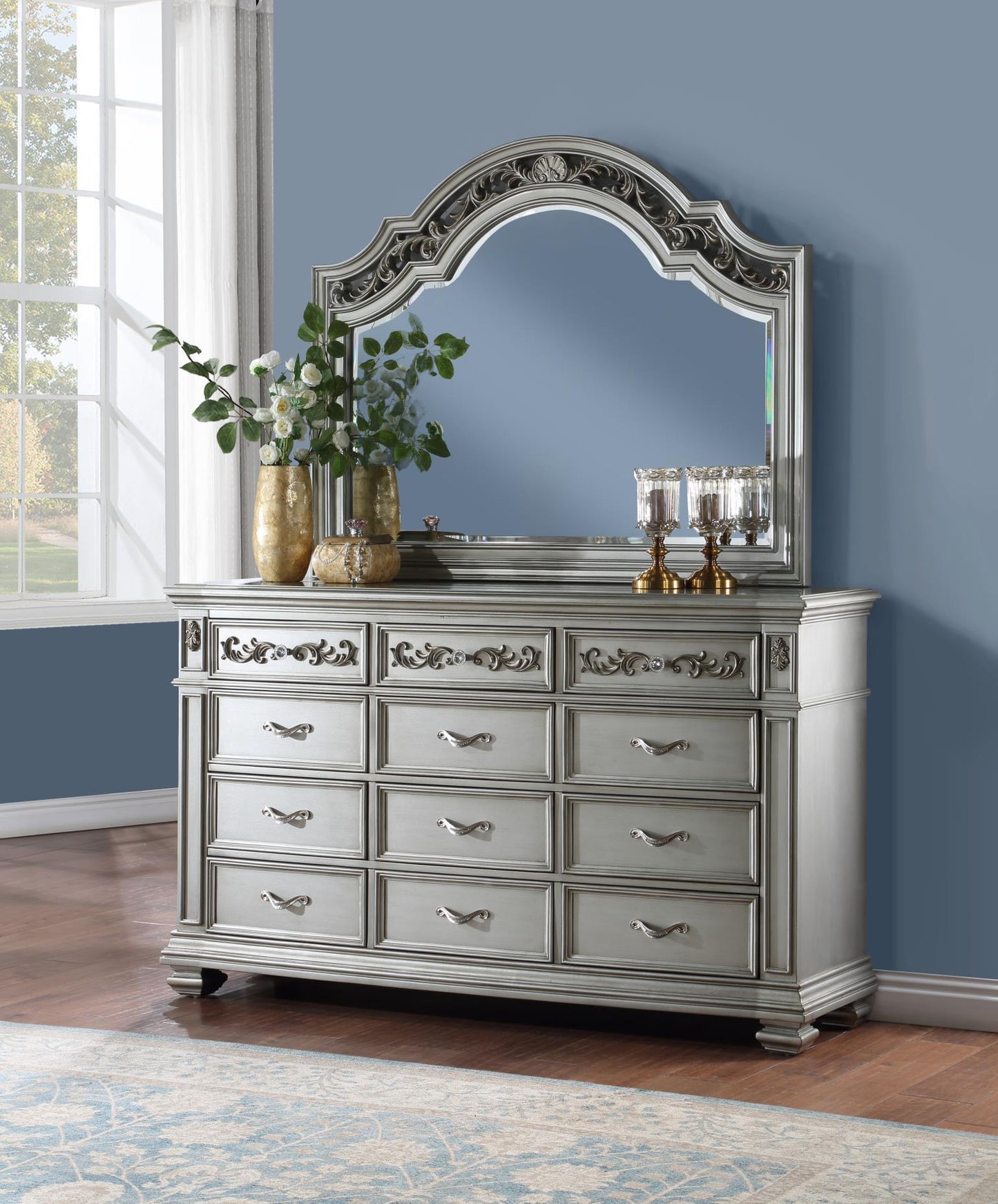 B062 - Mirror - Metallic Shimmer Silver