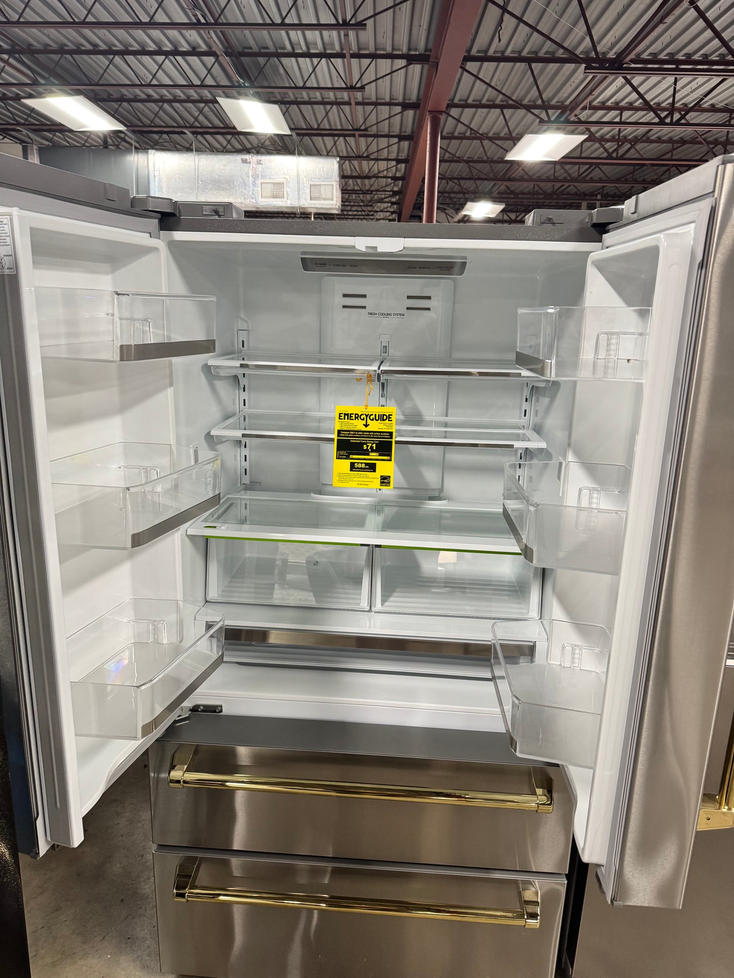 ZLINE 36 in. 4-Door French Door Refrigerator with Internal Ice Maker in Fingerprint Resistant Stainless Steel OUTLET