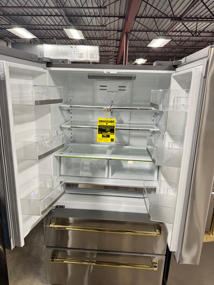 ZLINE 36 in. 4-Door French Door Refrigerator with Internal Ice Maker in Fingerprint Resistant Stainless Steel OUTLET