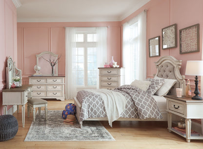 Realyn - Panel Bed
