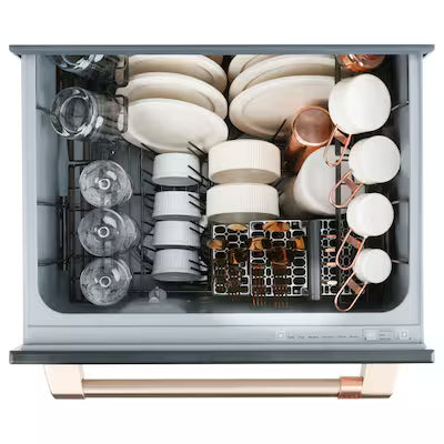 Lavavajillas Cafe de 24 pulgadas con control superior y 2 cajones (blanco mate con manijas de bronce cepillado), nivel de sonido muy silencioso de 46 decibeles