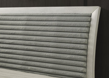 B320 - Oak Bed