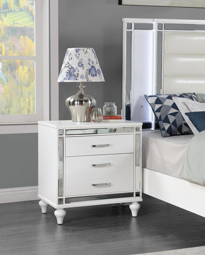 B224 - Nightstand - White Gloss