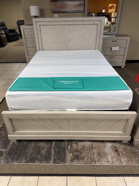 Montana Queen Bed OUTLET