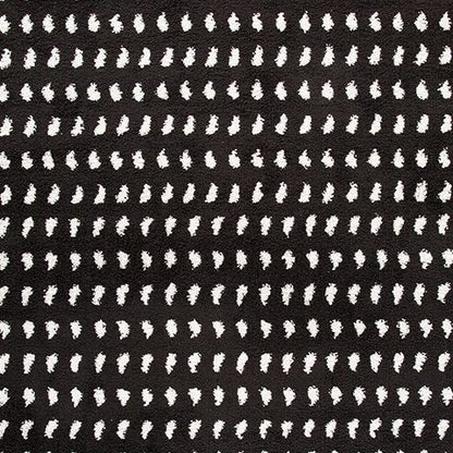 Minston - 5' x 7' Rug - Black / White
