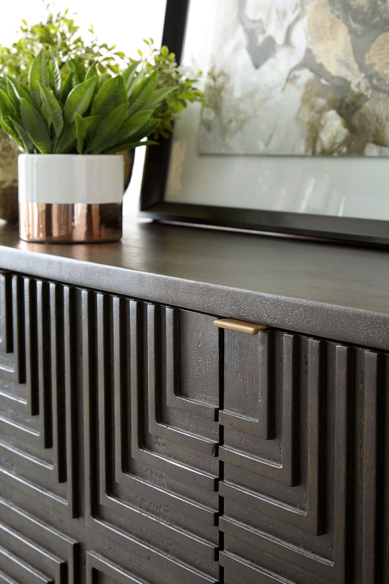 Elinmore - Accent Cabinet - Brown / Gold Finish