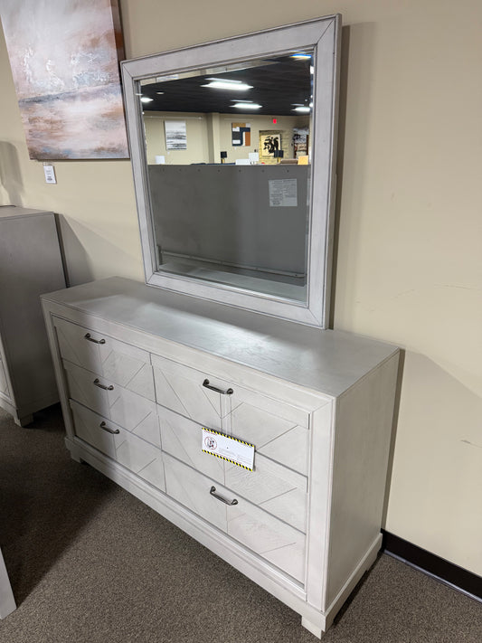 Montana Dresser & Mirror OUTLET