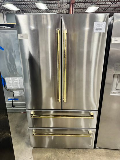 ZLINE 36 in. 4-Door French Door Refrigerator with Internal Ice Maker in Fingerprint Resistant Stainless Steel OUTLET