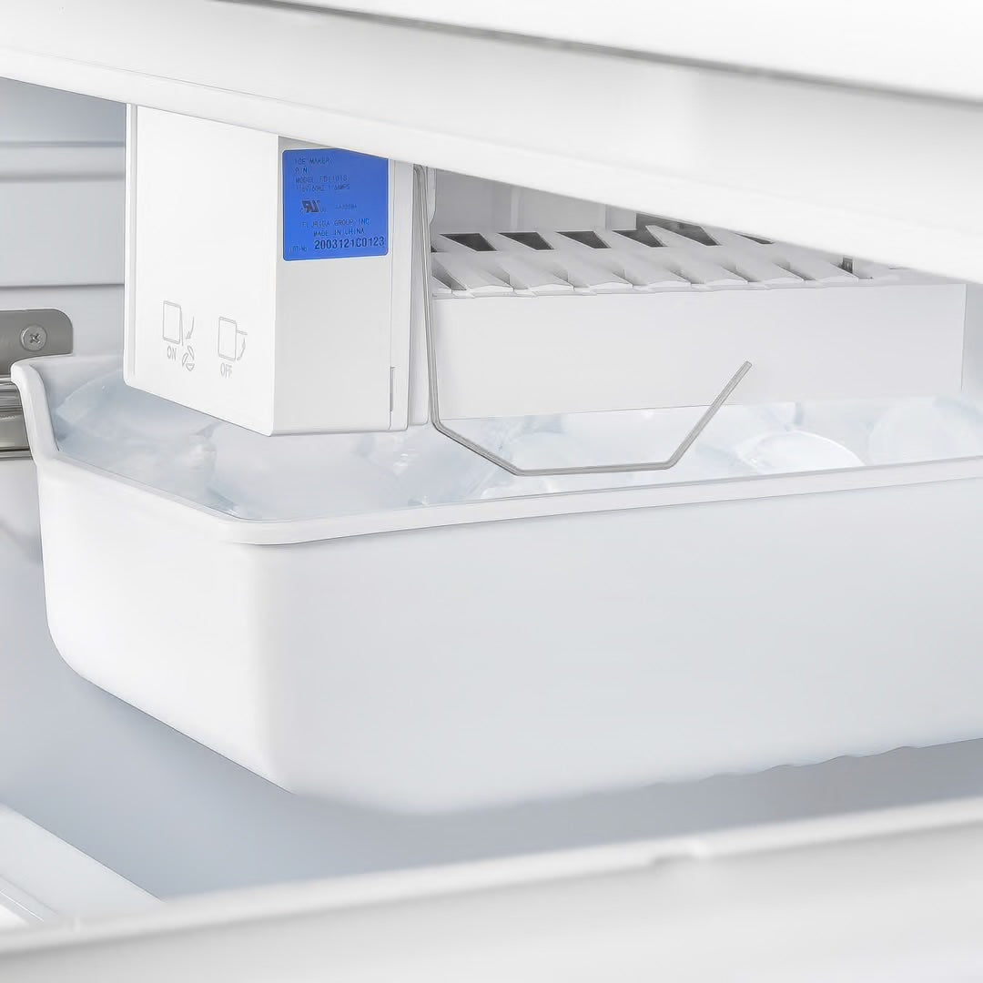 30 in 17.5 cu ft French Door No Frost Refrigerator with Ice Marker in Stainless Steel
