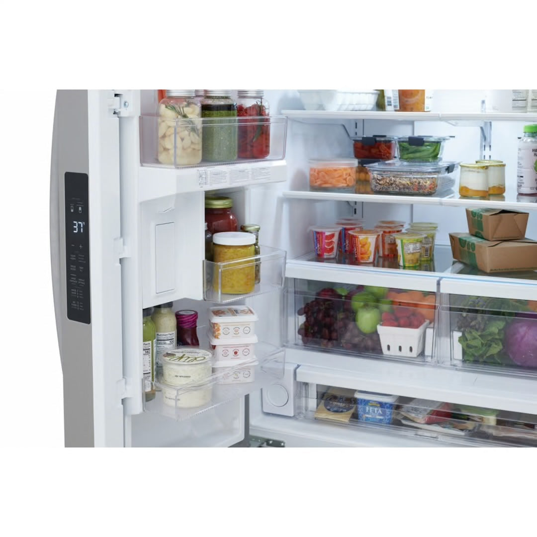 Refrigerador de 29 pies cúbicos con puerta francesa y profundidad estándar en acero inoxidable resistente a las manchas con dispensador de agua interno.