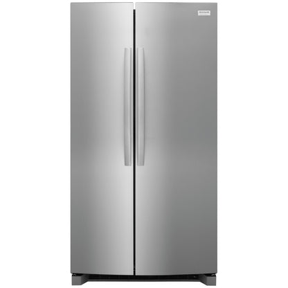 Refrigerador de dos puertas verticales de 36 pulgadas y 26 pies cúbicos de profundidad estándar en acero inoxidable con dispensador de agua interno.