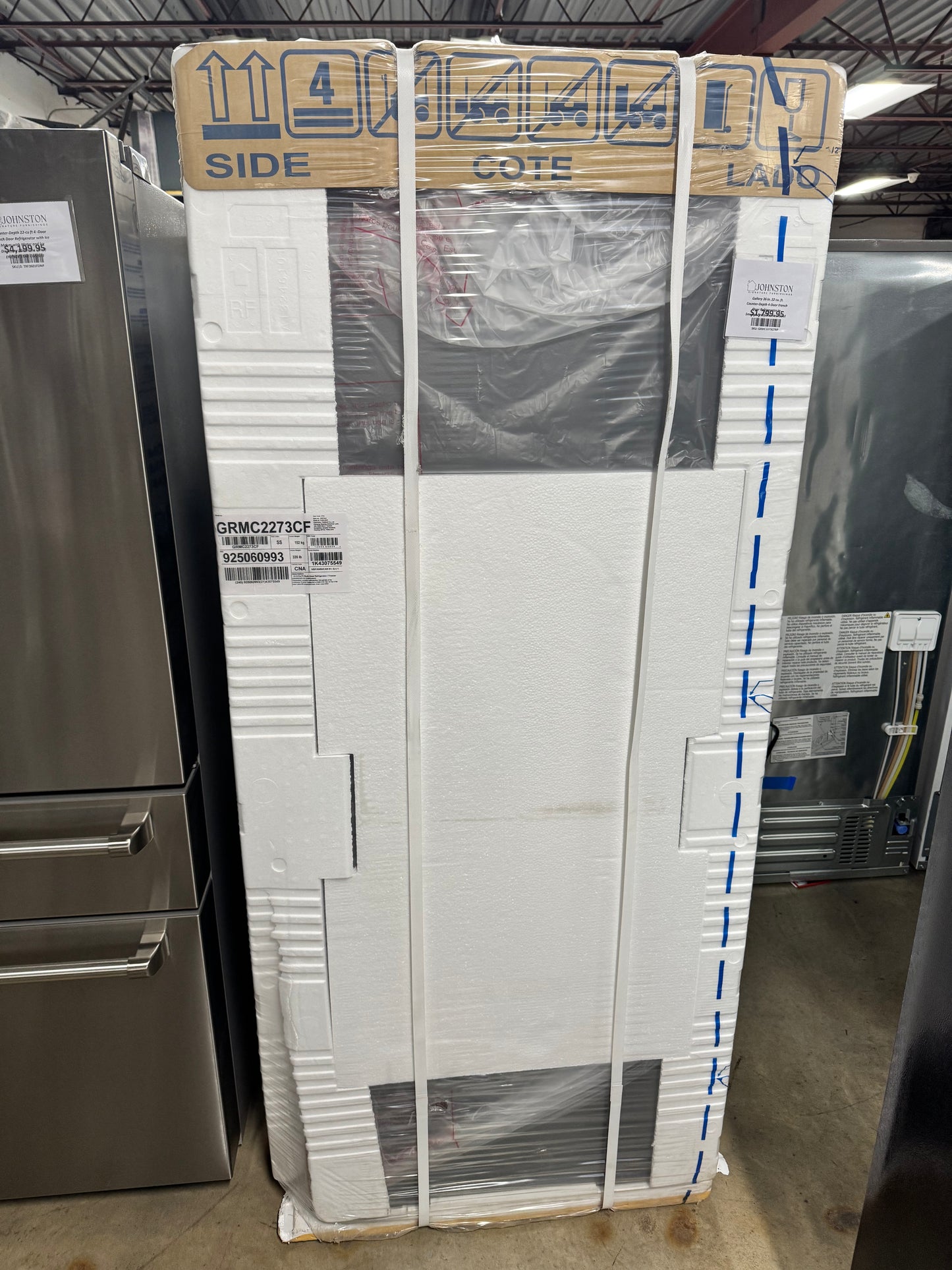 Refrigerador Gallery de 36 pulgadas y 22 pies cúbicos con puerta francesa, 4 puertas y profundidad de mostrador, en acero inoxidable resistente a las manchas
