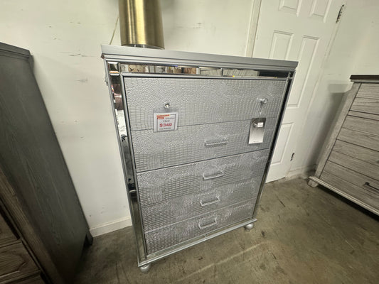 Valentino Chest OUTLET