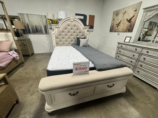 B162 Queen Storage Bed OUTLET