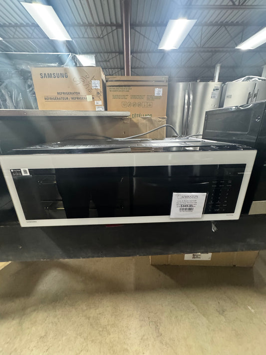 Samsung 1.1 cu. ft. Bespoke Smart SLIM Over-the-Range Microwave OUTLET