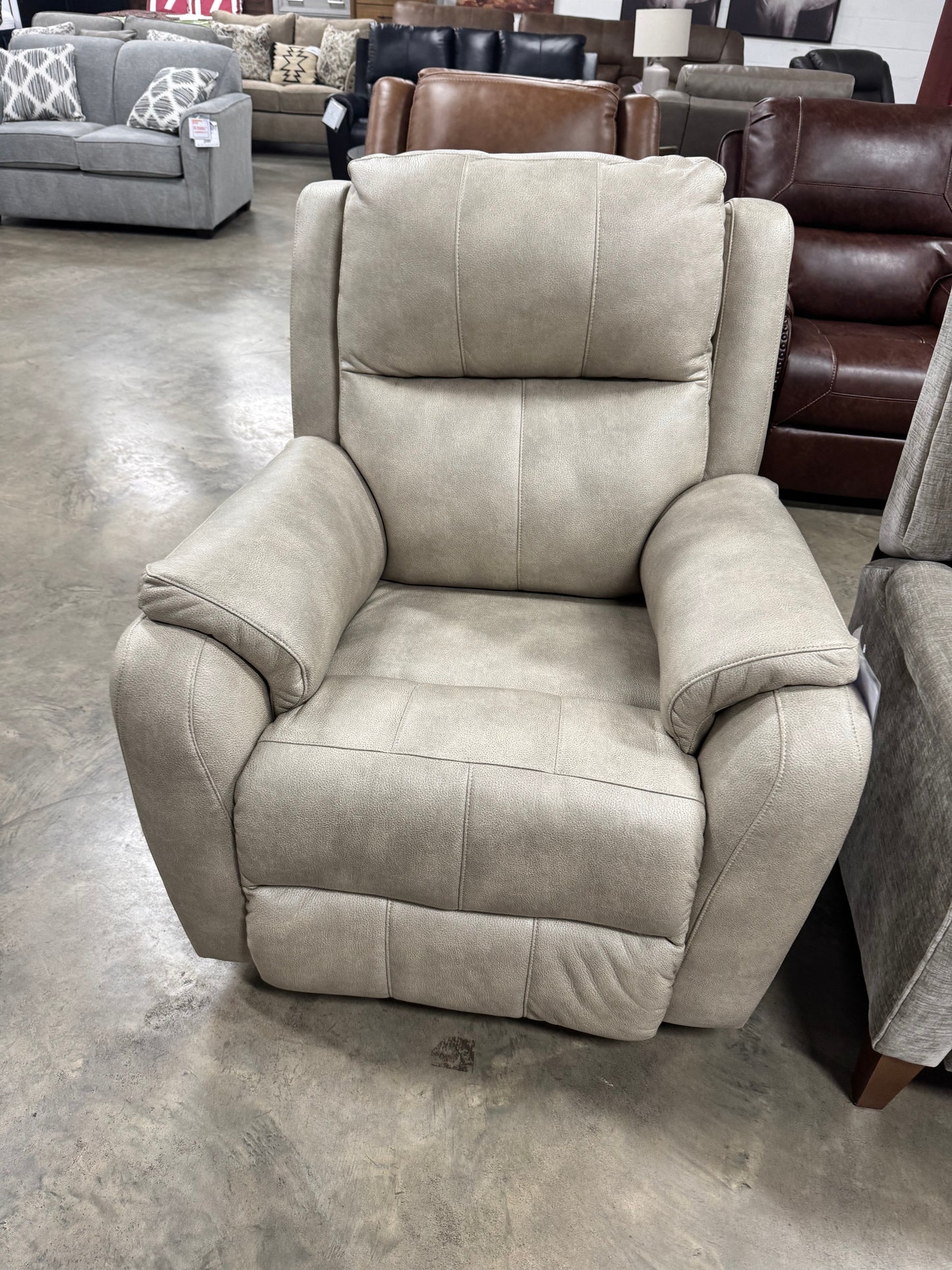 Marquis Recliner OUTLET