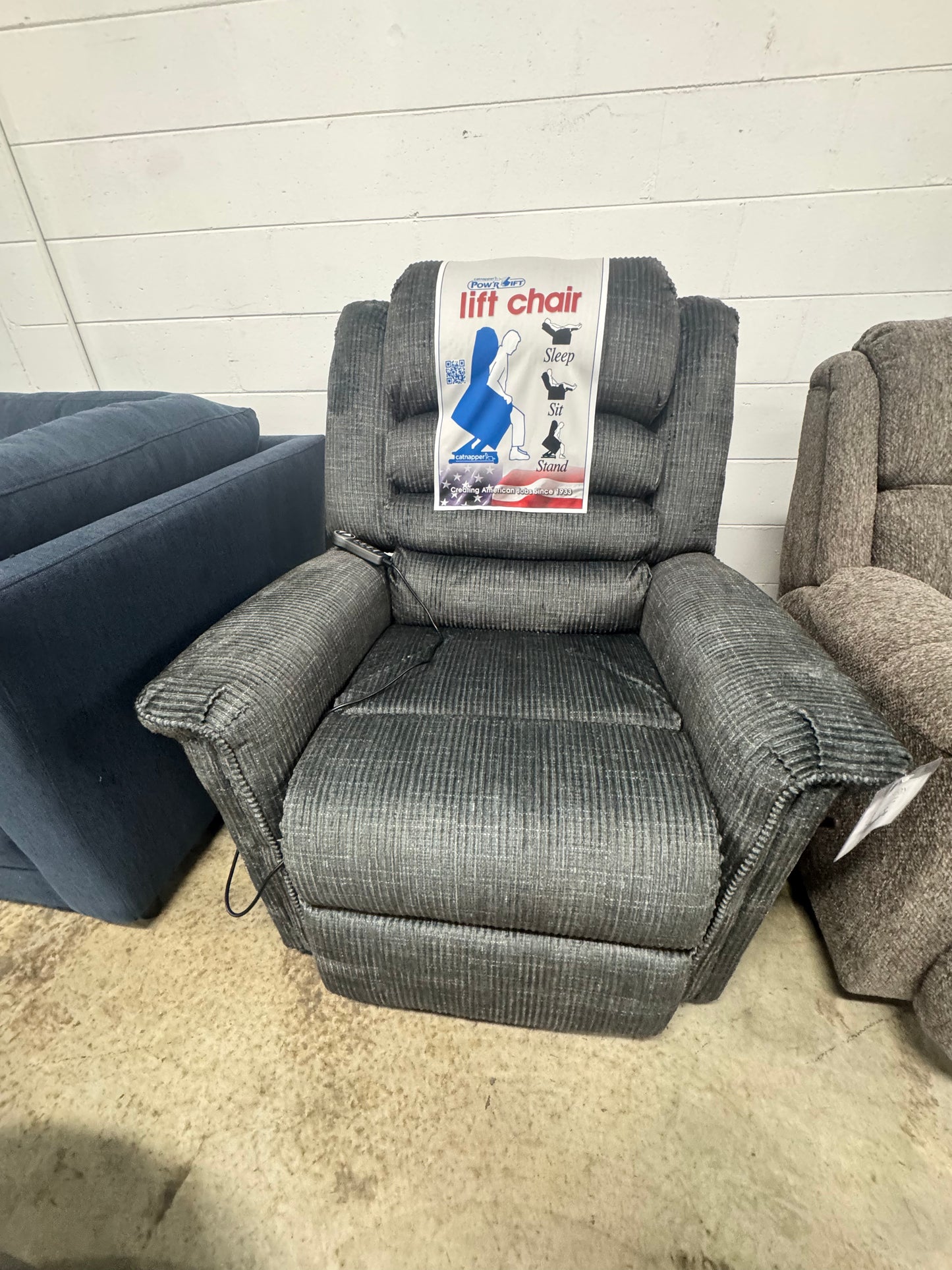 Soother Lift Chair w/Heat & Massage OUTLET