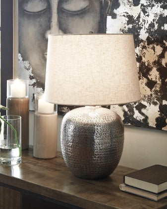 Magalie Metal Table Lamp (1/cn)