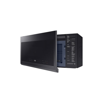 Microondas inteligente de 2.1 pies cúbicos sobre la estufa con conectividad automática y SmartThings Cooking en acero negro mate