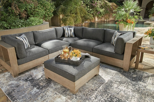 5-piece Outdoor Sectional With Ottoman