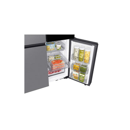 Flex de 4 puertas a medida con Family Hub+ en panel Family Hub color carbón, acero inoxidable