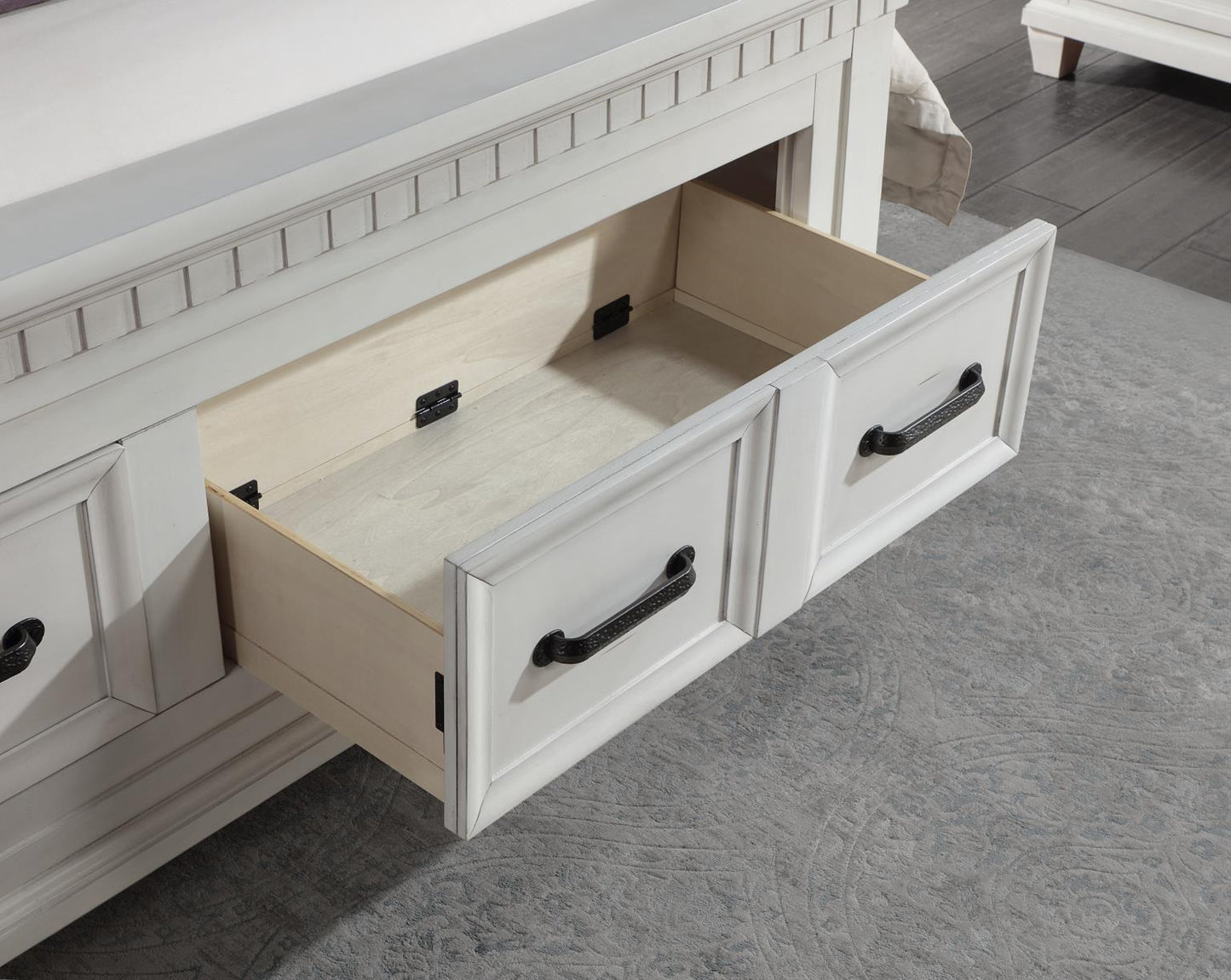 B078 - Bedroom Set