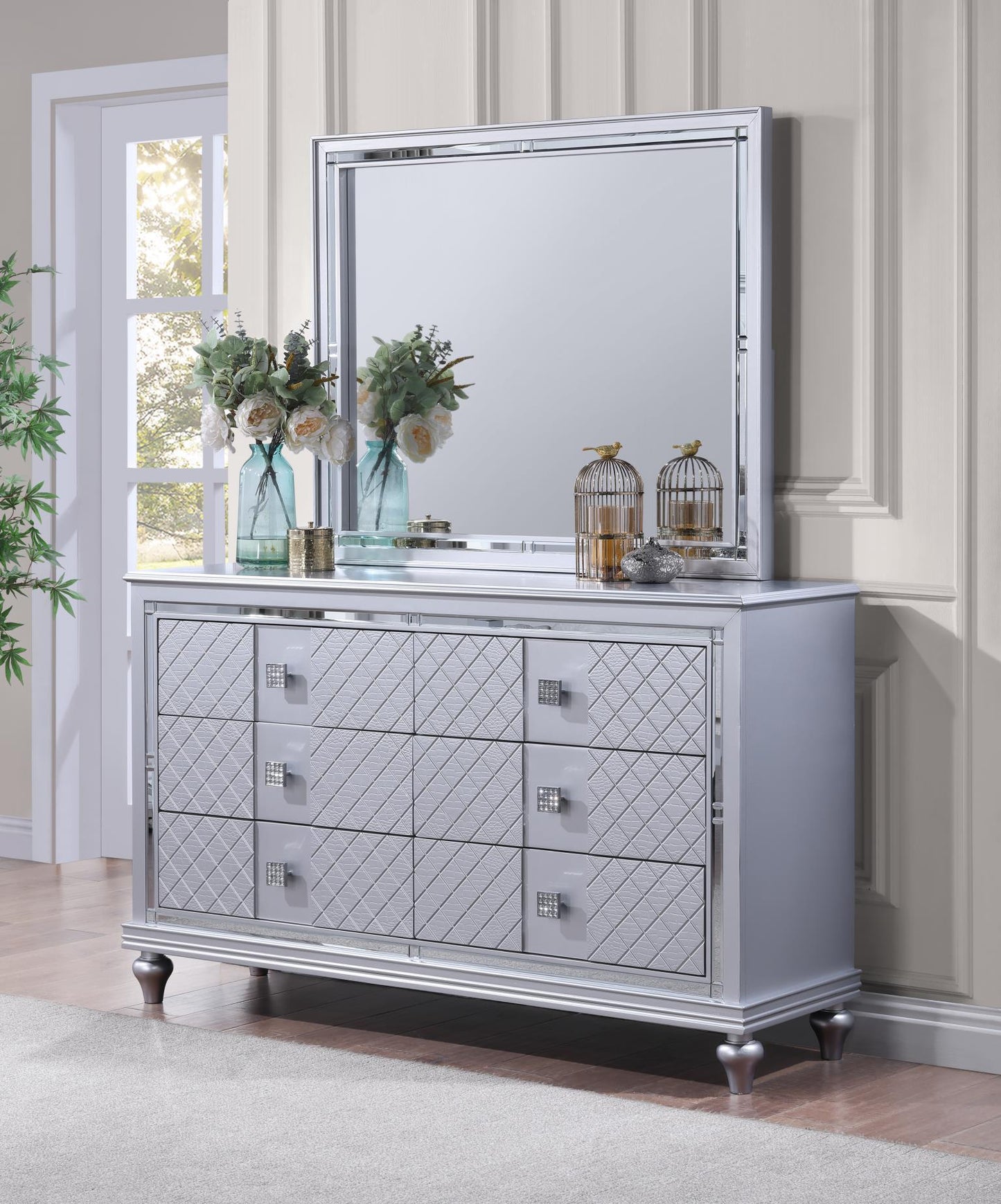 B048 - Mirror - Shimmer Silver