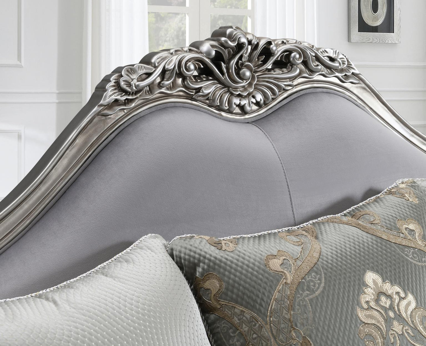 U198 - Traditional Chair - Gray