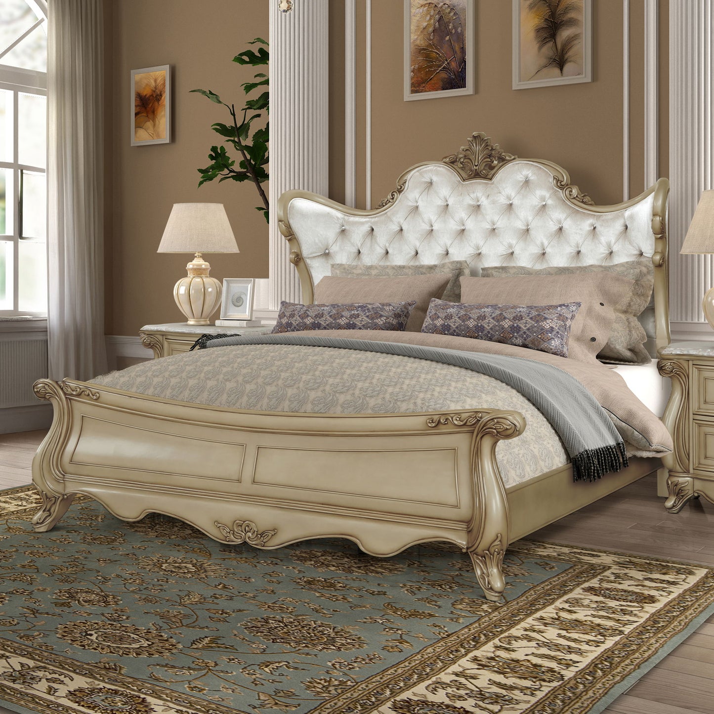 Monique - Bed