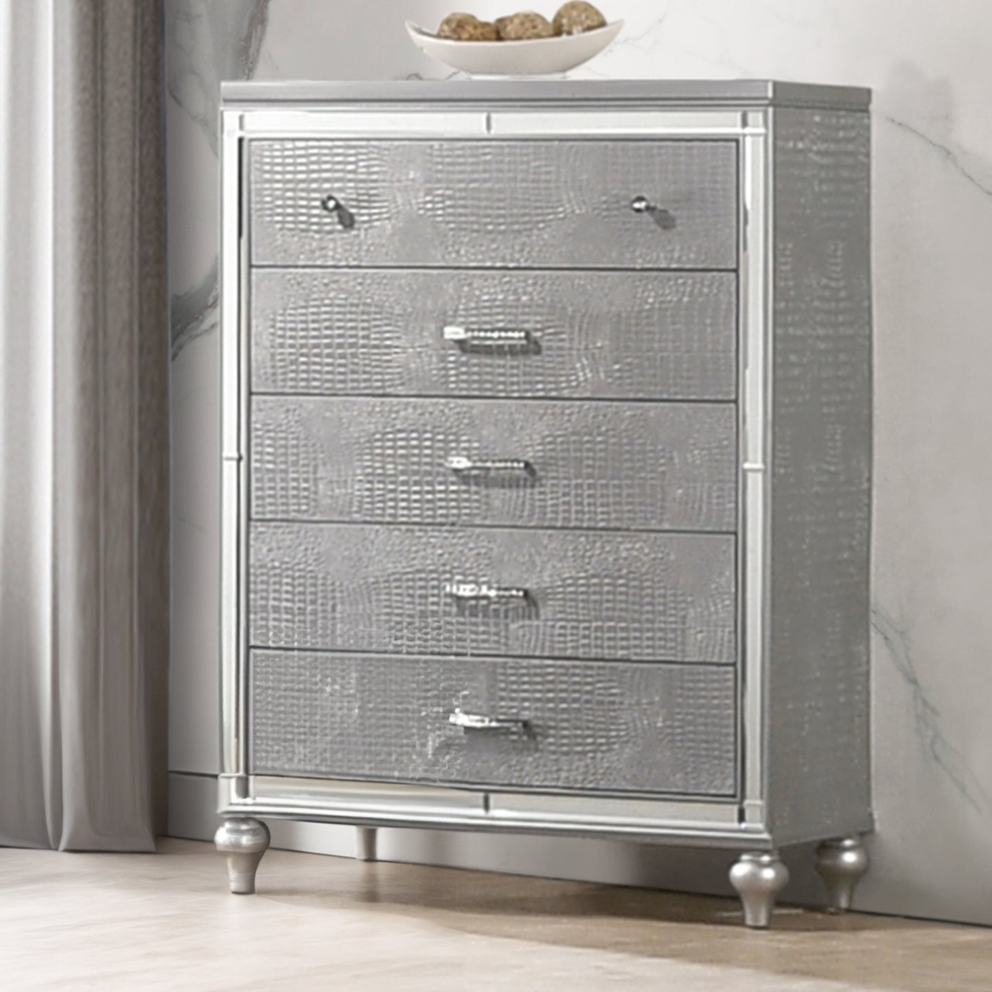 Valentino Chest